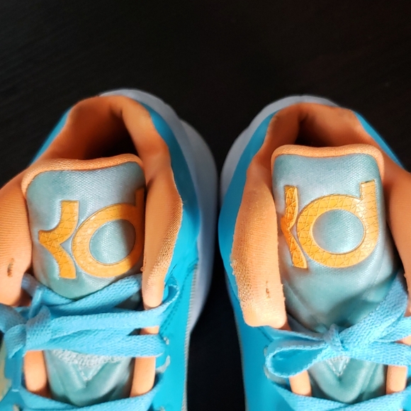 Nike shoes - Picture 3 of 12